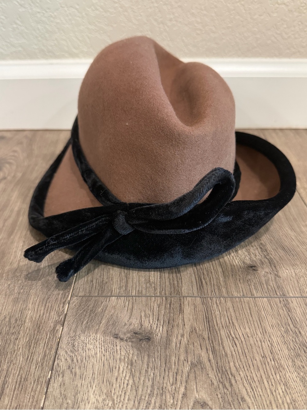 Vintage Saks Fifth Avenue Brown Wool 80s Fedora Hat Made In Italy Excellent